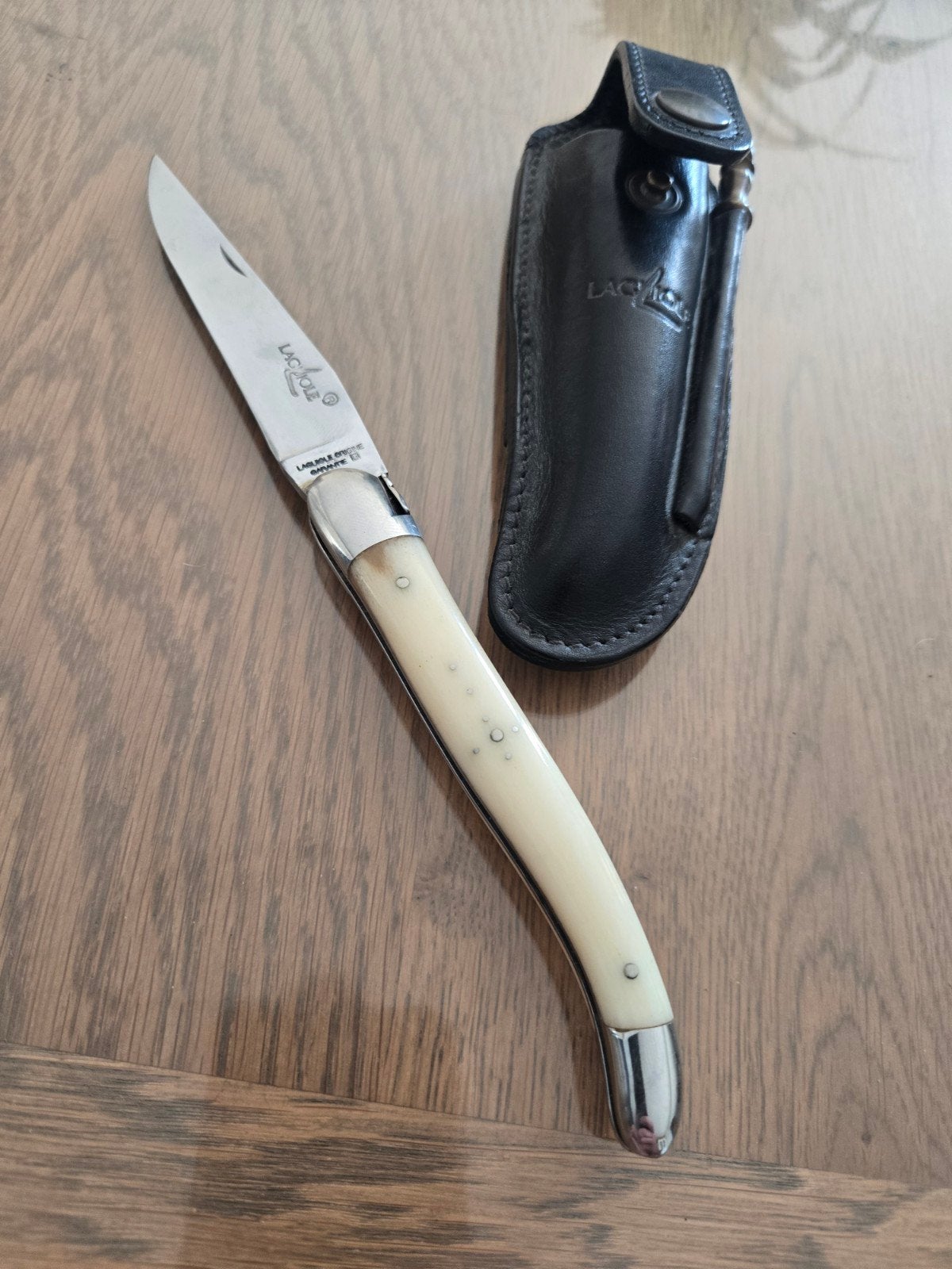 Couteau  laguiole faire offre, Enlèvement