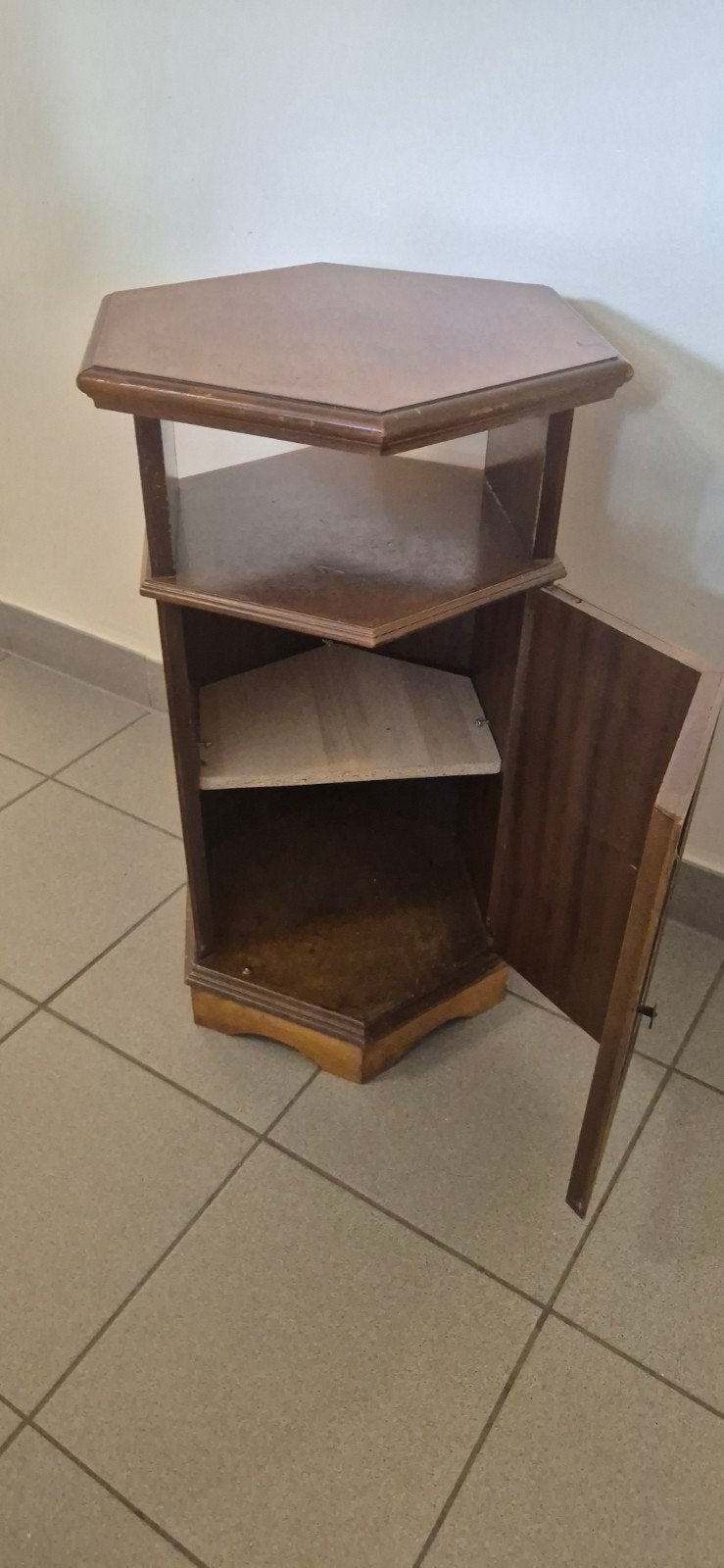 6 hoekig kastje. 40cm breed. 70cm hoog, Huis en Inrichting, Ophalen