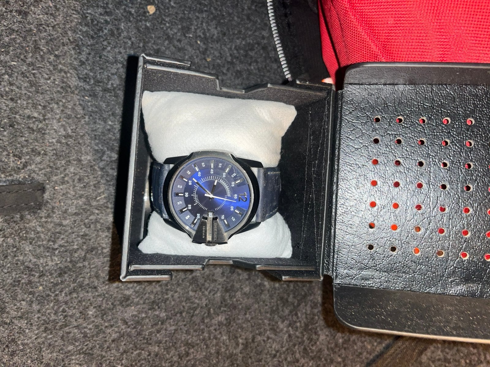Montre diesel, Enlèvement, Neuf