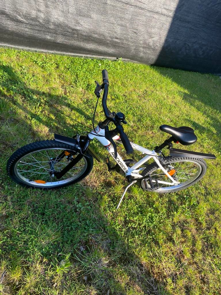 Mooi jongen fiets 22 inch merk décathlon, Fietsen en Brommers, Ophalen, Zo goed als nieuw