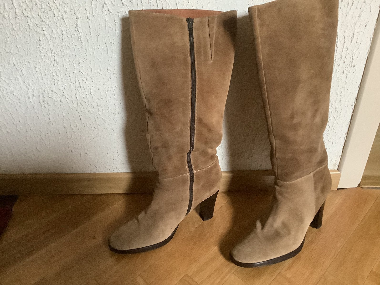 Suede laarzen, Ophalen, Zo goed als nieuw, Beige