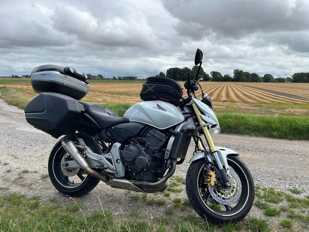 Honda Hornet 600 - valises possibles - opportunité unique, Motos, Motos | Honda, Particulier, Naked bike