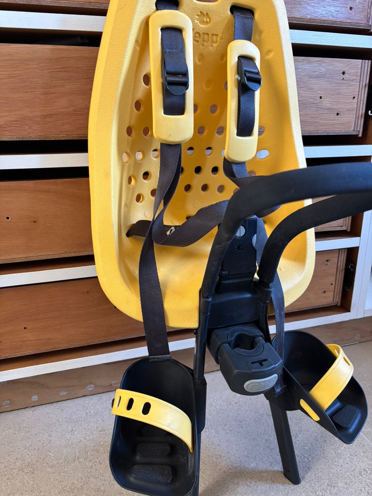 Yepp mini fietsstoeltje vooraan, Vélos & Vélomoteurs, Accessoires vélo | Sièges de vélo, Enlèvement, Comme neuf, Siège avant