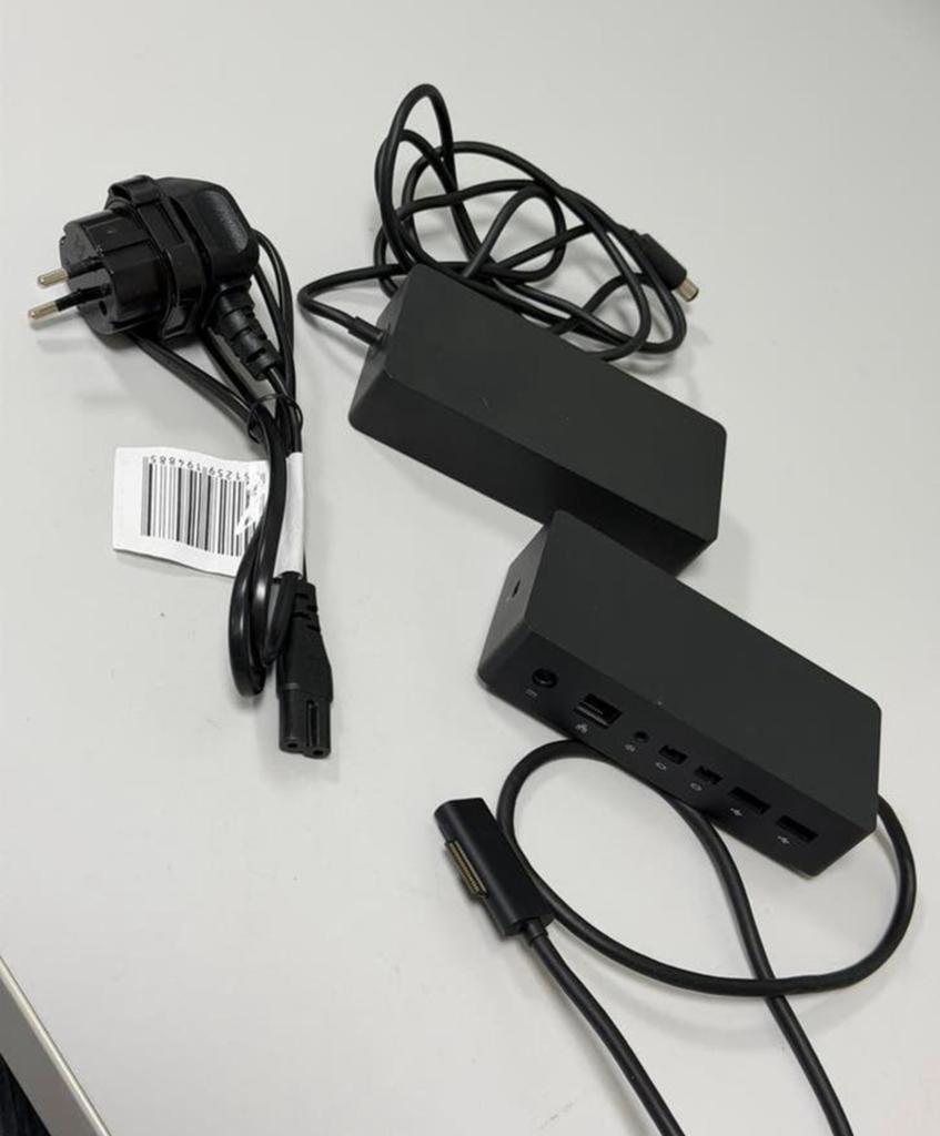 Microsoft Surface Dock 1 + originele Adapter dockingsstation, Computers en Software, Ophalen of Verzenden, Zo goed als nieuw, Docking station