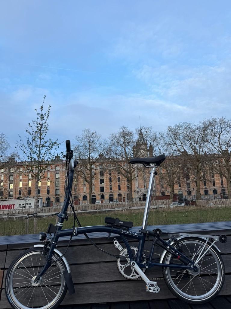 Brompton H6R tempest blue hub dynamo 6 vitesses abus 2022, Vélos & Vélomoteurs, Neuf, Vitesses, Brompton, Enlèvement