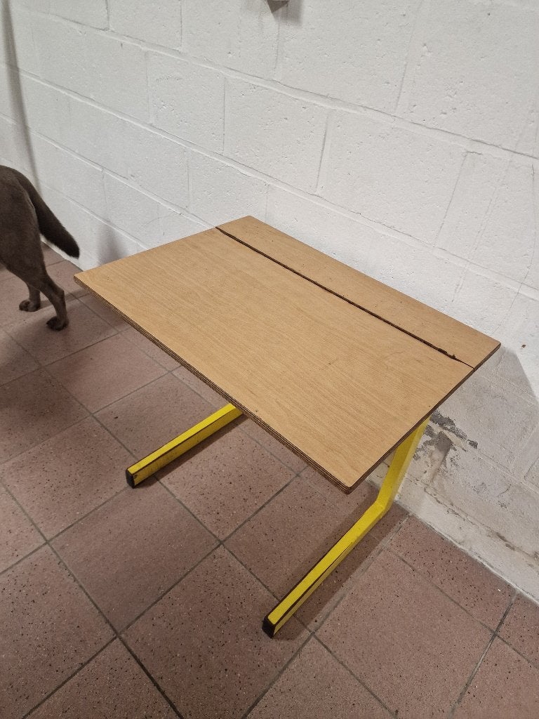 banc d'école en bois vintage en état d'occasion, Maison & Meubles, Bureaux, Autres marques, Bureau d'écolier, Métal, Vintage