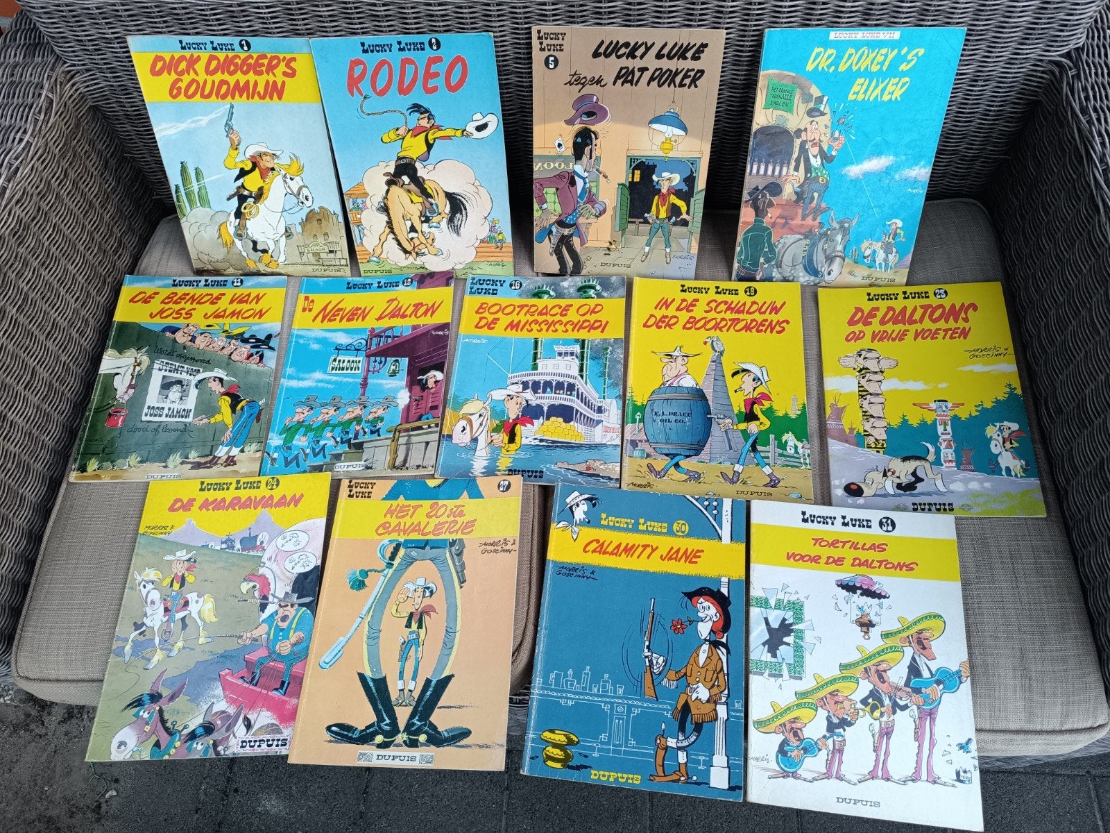 13 x Lucky Luke : herdrukken uit 1977, Ophalen of Verzenden
