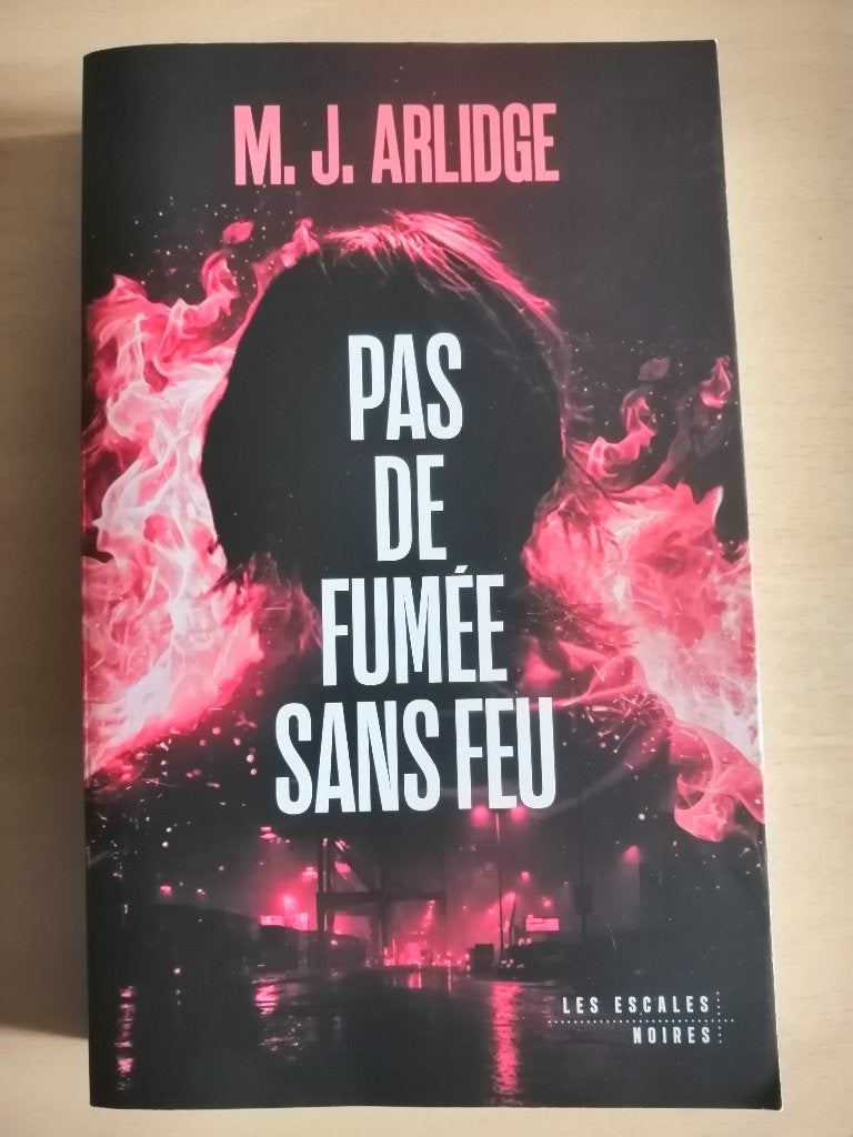 Pas de fumée sans feu de M. J. Arlidge - 2026, Enlèvement ou Envoi, Comme neuf