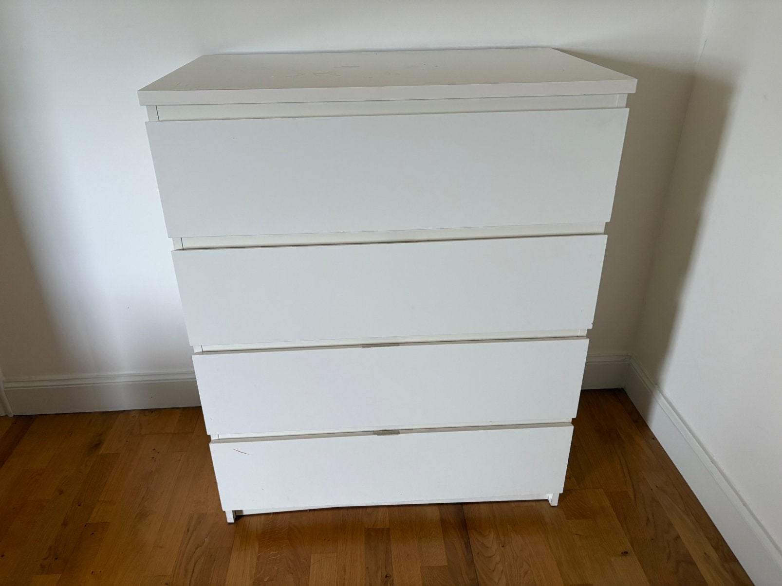 Commode IKEA MALM blanc 80x48x100 cm, Maison & Meubles, Armoires | Armoires à chaussures, Utilisé, Enlèvement