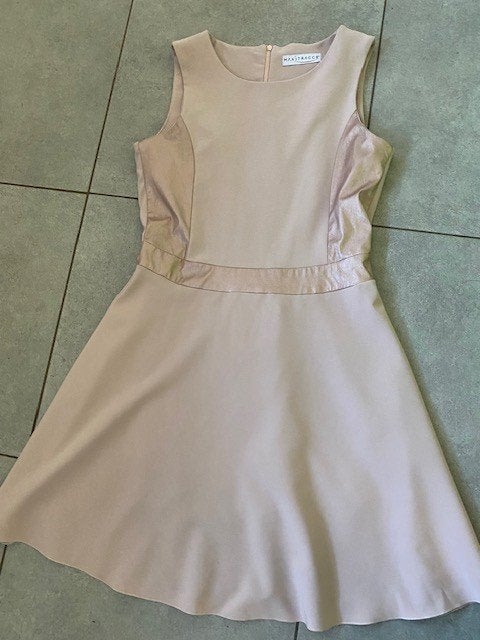 Heel mooie jurk maat 38 nieuwstaat, Kleding | Dames, Maat 38/40 (M), Overige kleuren, Ophalen of Verzenden, Zo goed als nieuw