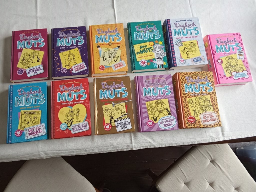 Dagboek van een Muts 11 boeken in goede staat., Ophalen of Verzenden, Gelezen, Rachel Renée Russell