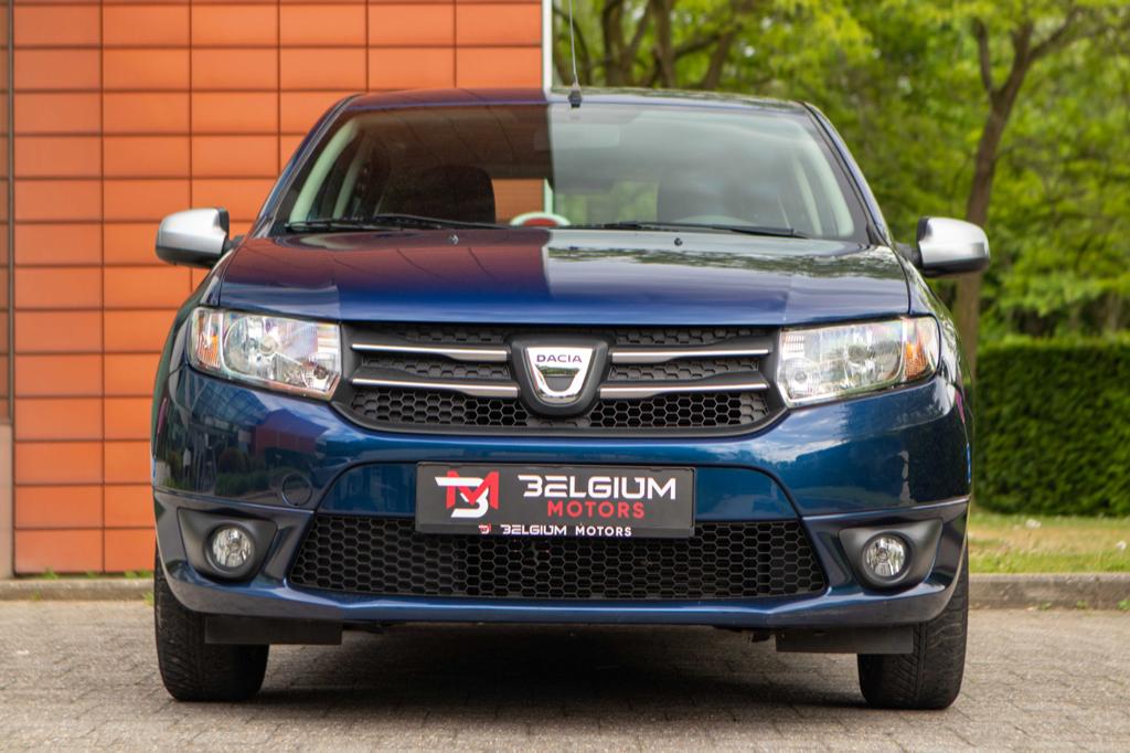 Dacia Sandero - 1.2i Celebration - Snelheidsregeling, Voorwielaandrijving, Euro 5, Stof, Zwart
