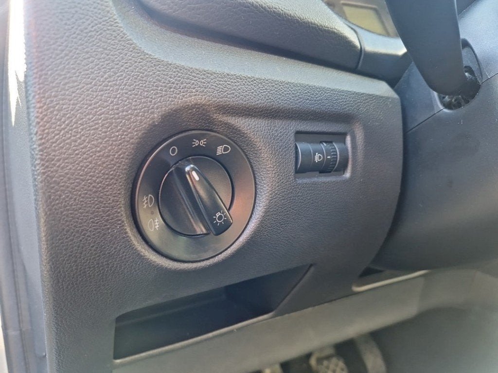LICHTSCHAKELAAR Skoda Fabia II Combi (01-2007/12-2015), Gebruikt, Info@skoda-auto.de, Skoda, Max-Planck-Straße  3-5
64331  Weiterstadt, DE