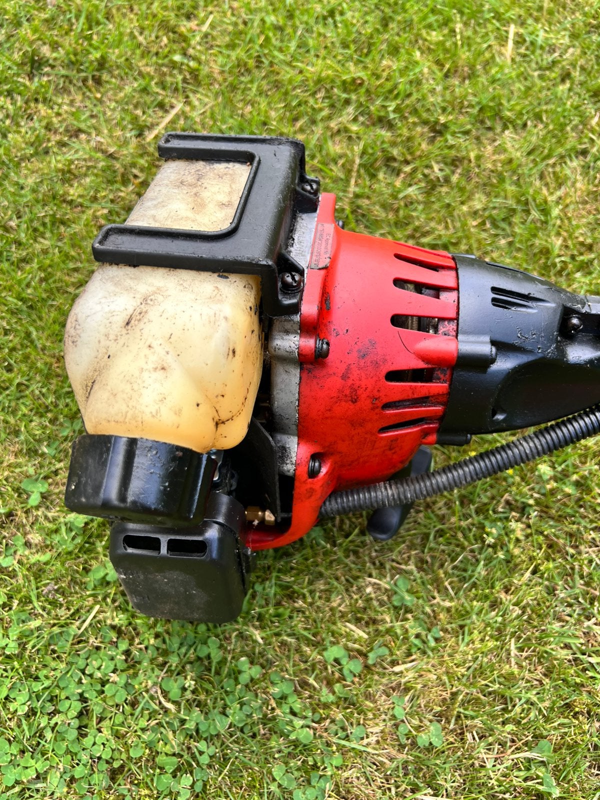 Benzine bosmaaier – start,  maar voor reparatie!, Jardin & Terrasse, Taille-haies, Enlèvement, Comme neuf, Batterie