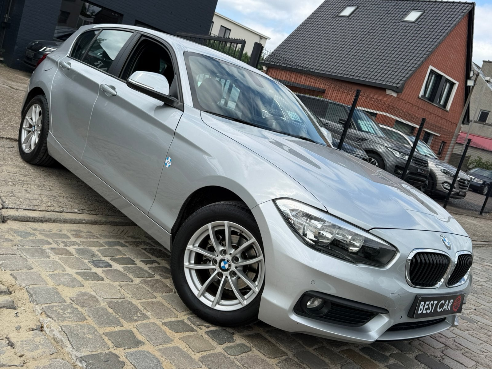 BMW 116dA * AutoMaat * Euro6b, Auto's, BMW, Automaat, Bedrijf, 3 cilinders, https://public.car-pass.be/vhr/beb77074-ebcf-46df-b17a-c929226edd19