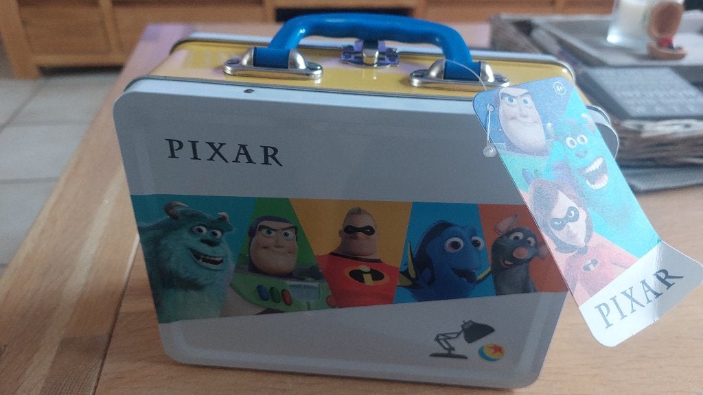 Pixar metalen valiesje ( 2x), Ophalen, Overige figuren, Nieuw, Tas, Koffer of Zak
