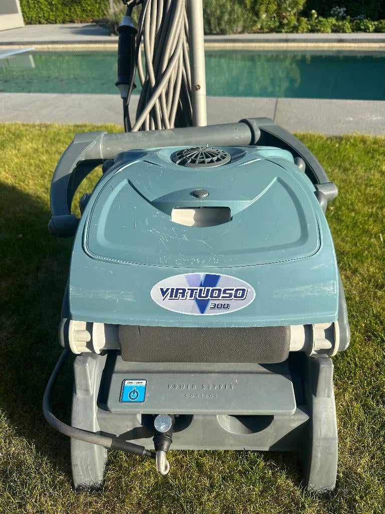Zwembad robot Virtuoso 300 Aquacontrol, Ophalen, Gebruikt, Reinigingsmiddel