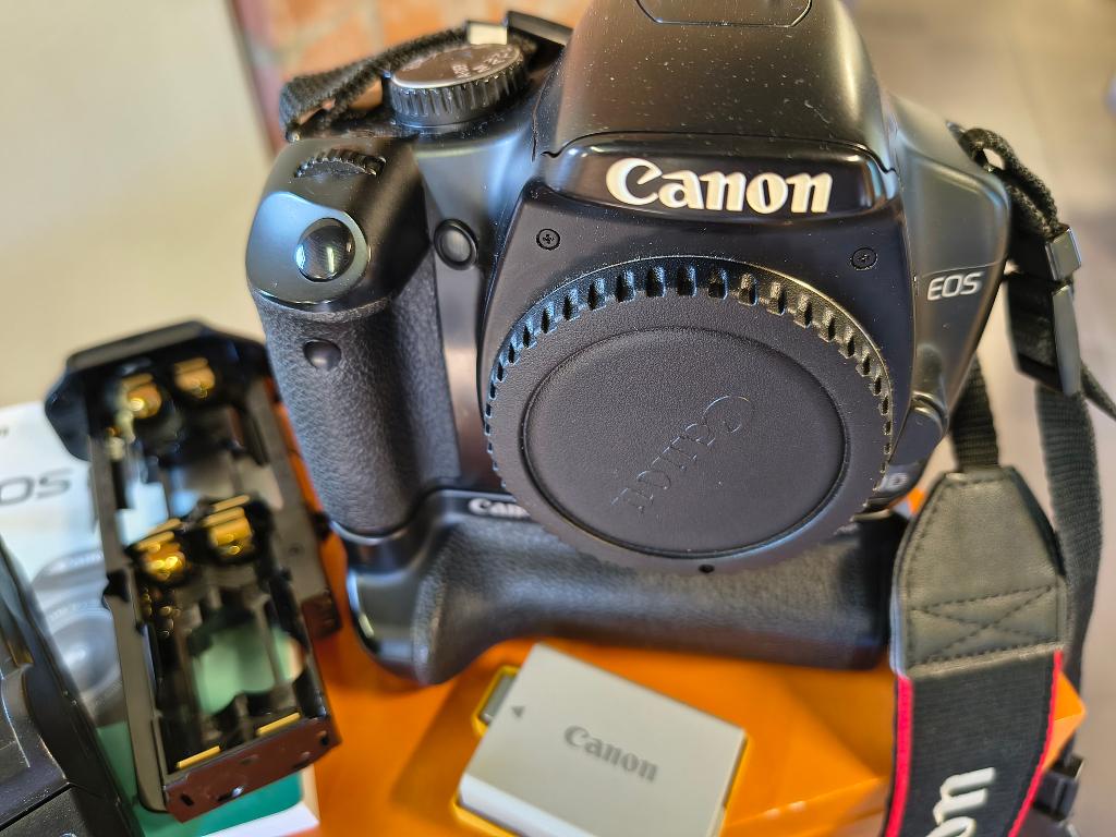 Canon EOS450D body met batterijgrip BG-E5, Audio, Tv en Foto, Fotocamera's Digitaal, Gebruikt, Spiegelreflex, Canon, Ophalen of Verzenden