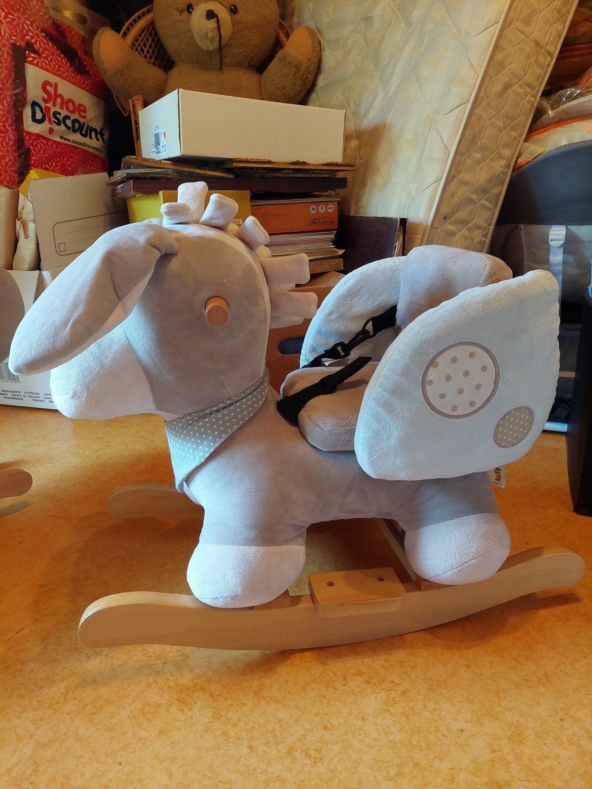 Jouet à bascule modèle petit âne gris et blanc, Enfants & Bébés, Jouets | Jouets a bascule, Enlèvement
