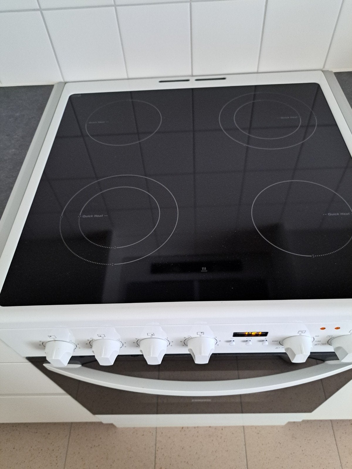 Fornuis zanussi ZCV65301WA, Elektronische apparatuur, Fornuizen, Ophalen