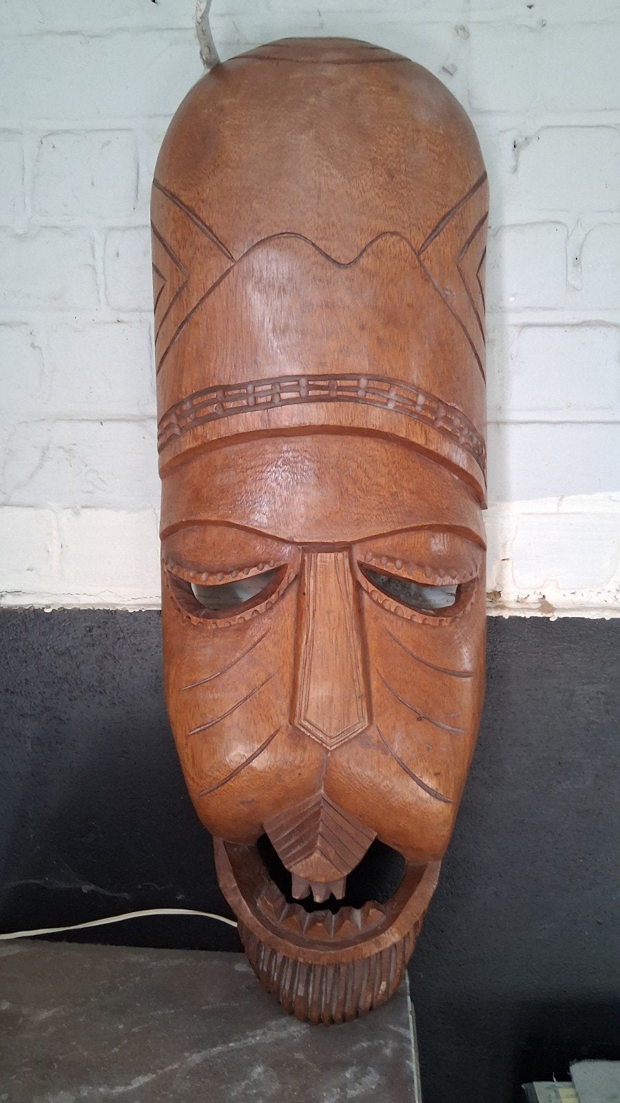 masker, handwerk met wandverlichting., Ophalen, Masker