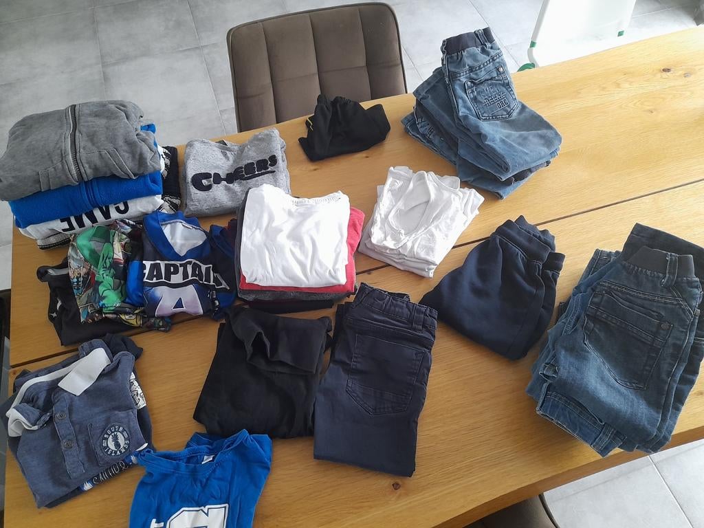 Lot vêtements garçon 4 ans (38 pièces), Ophalen, Maat 104