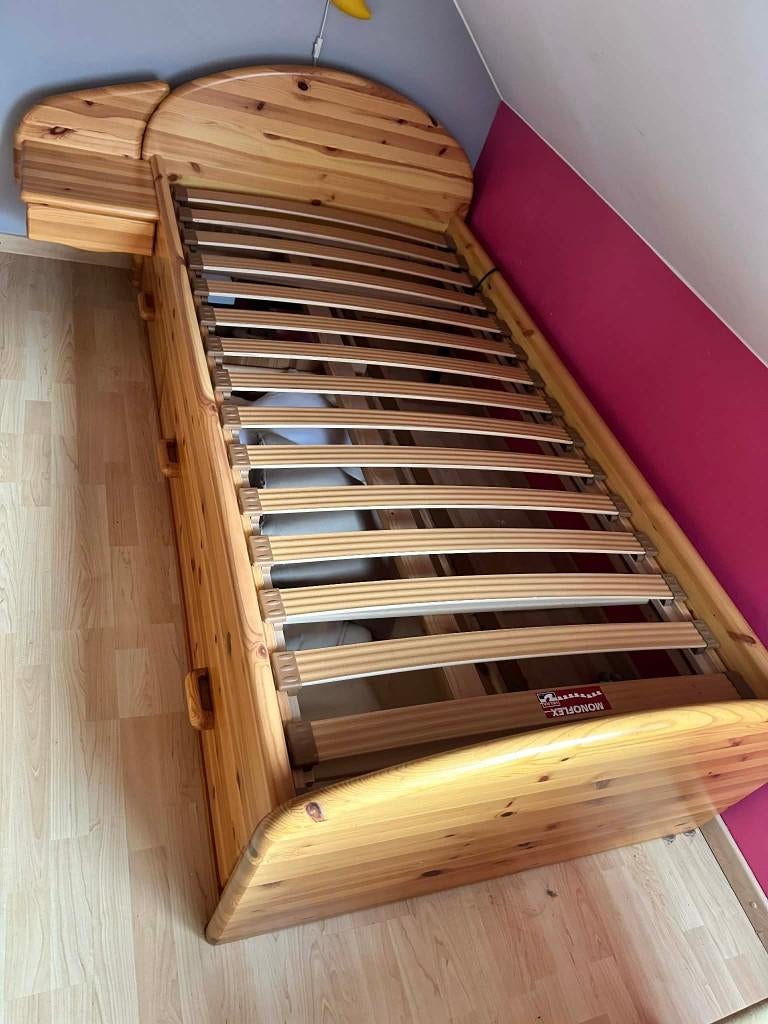 Bed met watermatras voor één persoon 200 x115. KWALITEIT!!!, Huis en Inrichting, Slaapkamer | Bedden, Zo goed als nieuw, Eenpersoons