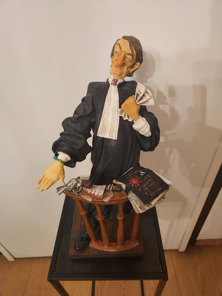 Groot Guillermo Forchino Beeld - "The Lawyer" (43 cm) - Genu, Collections, Enlèvement