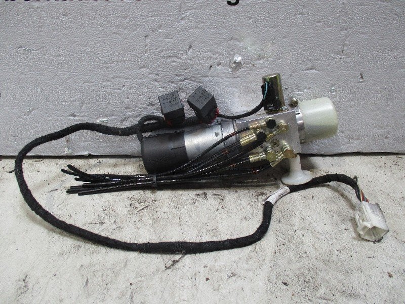 CABRIOLET TOIT POMPE Peugeot 206 CC (2D) (9639025080), Kontakt-peugeot@peugeot.com, Utilisé, Peugeot Deutschland GmbH, Bahnhofsplatz
65423  Rüsselsheim, DE