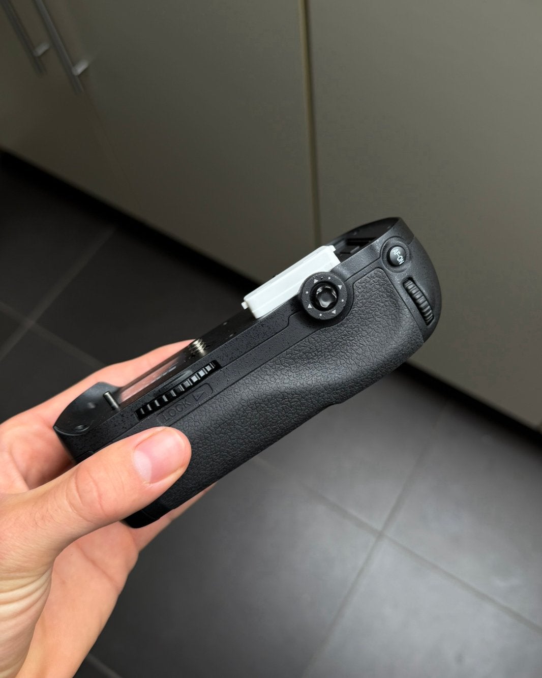 Nikon MB-D12 battery grip MB-D12, Ophalen of Verzenden, Zo goed als nieuw