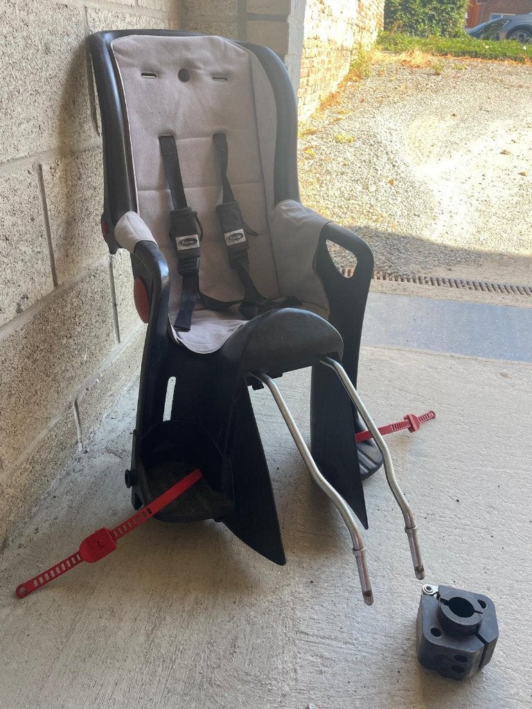 Chaise vélo Rômer, Vélos & Vélomoteurs, Accessoires vélo | Sièges de vélo, Römer, Repose-pieds, 15 à 25 kg, Enlèvement