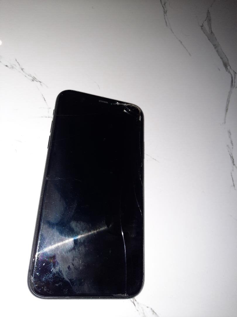 Iphone 11, 82 % de capacité, 64 Go, Télécoms, Enlèvement, Comme neuf
