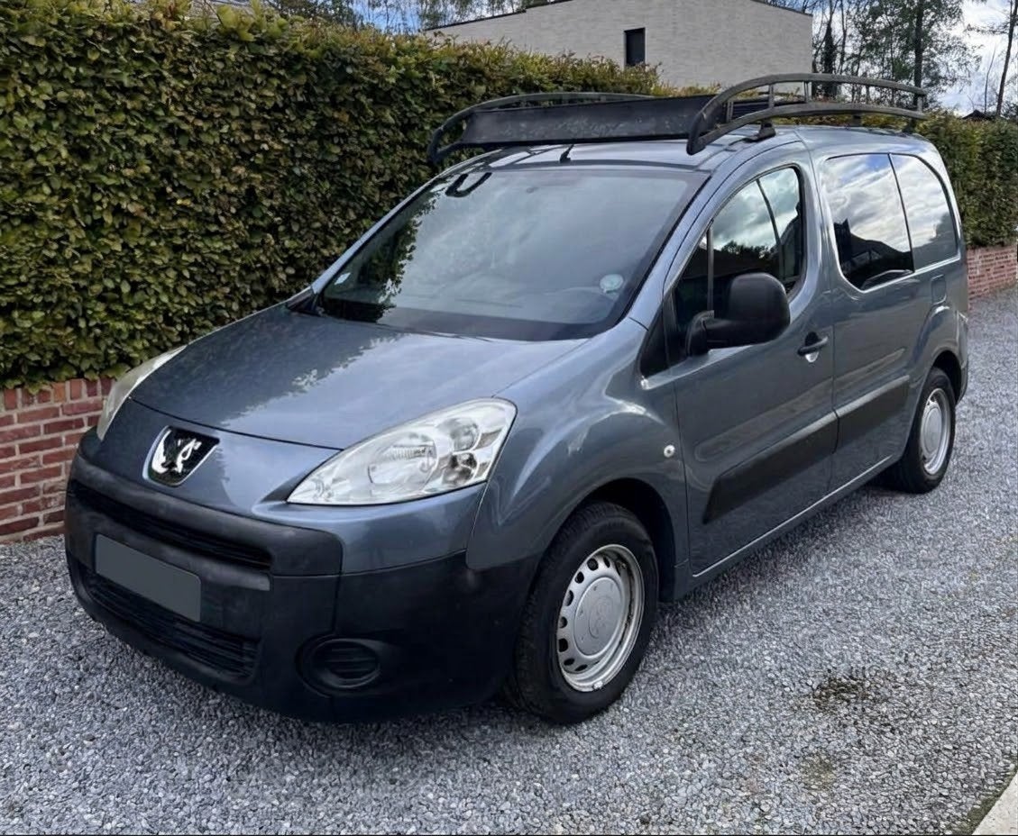 Peugeot partner lichte vracht, Voorwielaandrijving, Stof, Zwart, Radio
