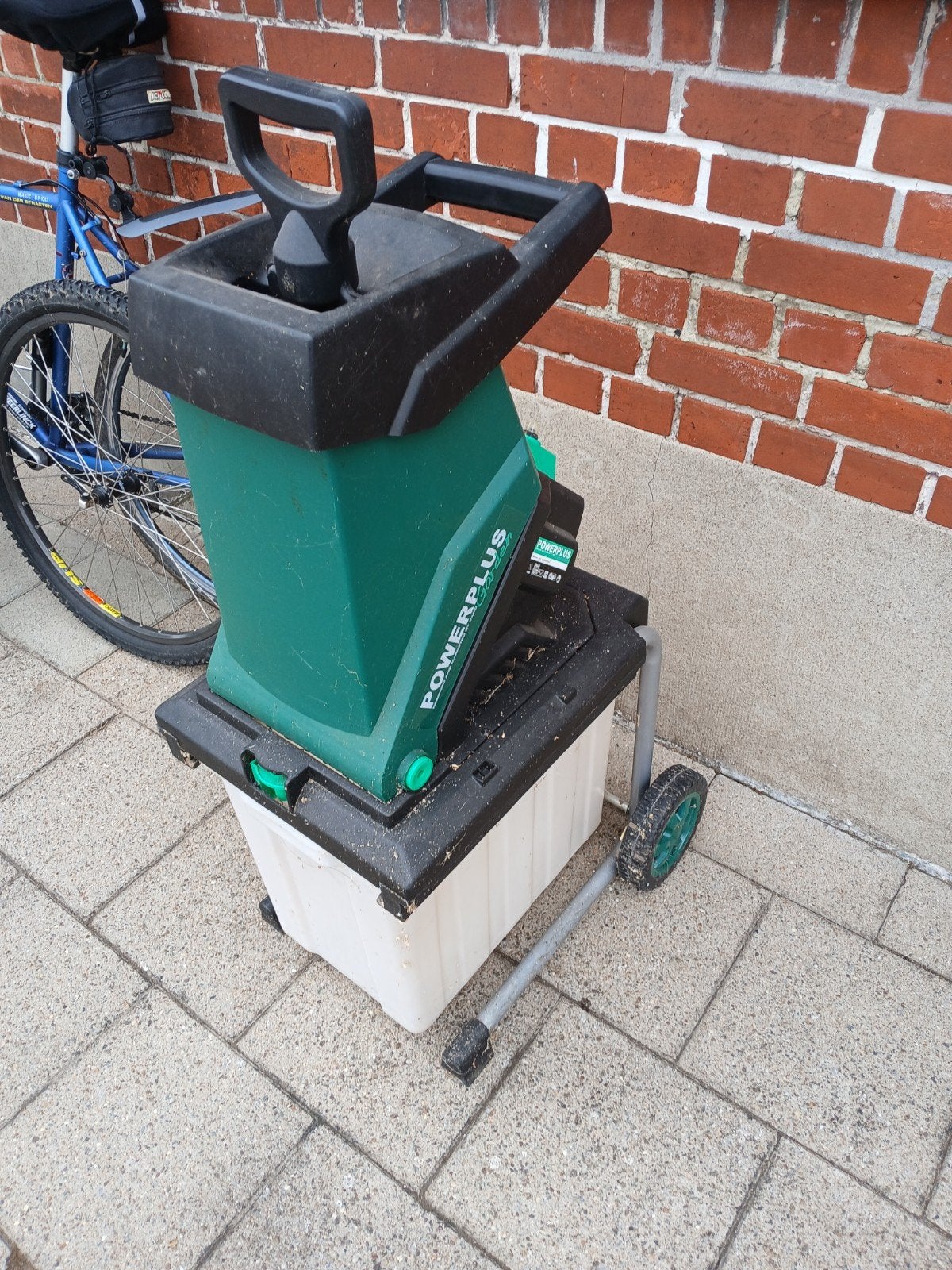 Hakselaar powerplus, Tuin en Terras, Hakselaars, Ophalen, Zo goed als nieuw, Met opvangbak, Elektrisch