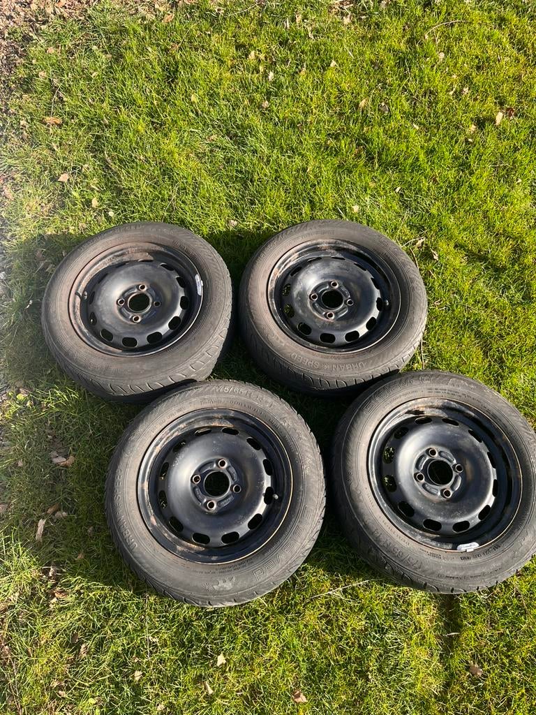 4 jantes en tole 14 ford Fiesta, Autos : Pièces & Accessoires, Enlèvement, Pneus été, Pneu(s)