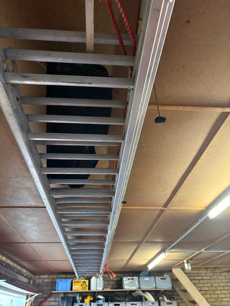 Lange aluminium ladder 3x18 tredes, Doe-het-zelf en Bouw, Ladders en Trappen, Ophalen, Ladder