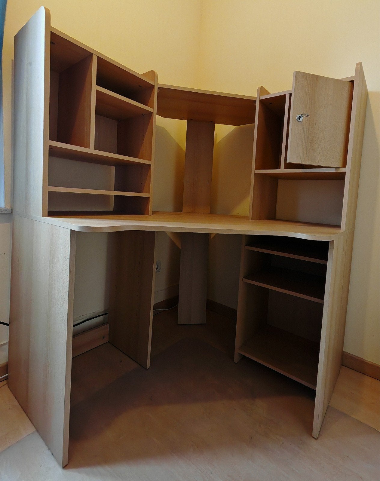 bureau d’angle, Enlèvement, Utilisé