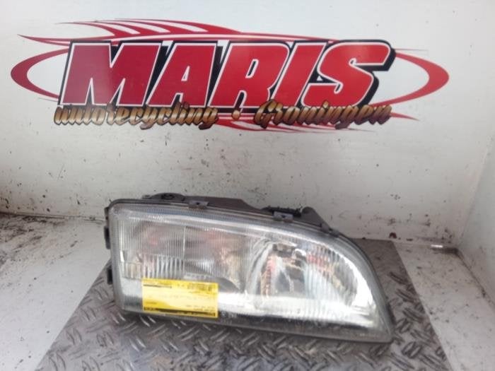 Phare droit d'un Volvo V70, -, -, 3 mois de garantie, -