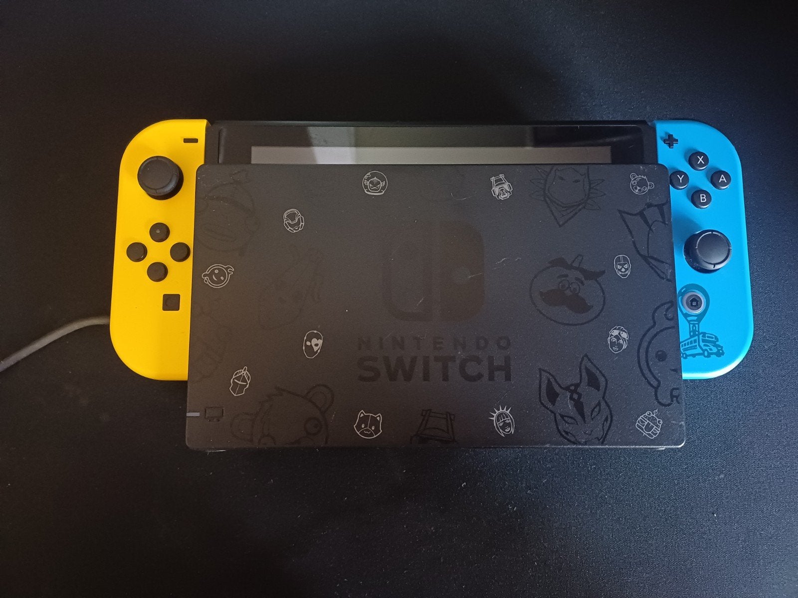 Nitende Switch fortnite theme, Enlèvement, Comme neuf, Switch Original