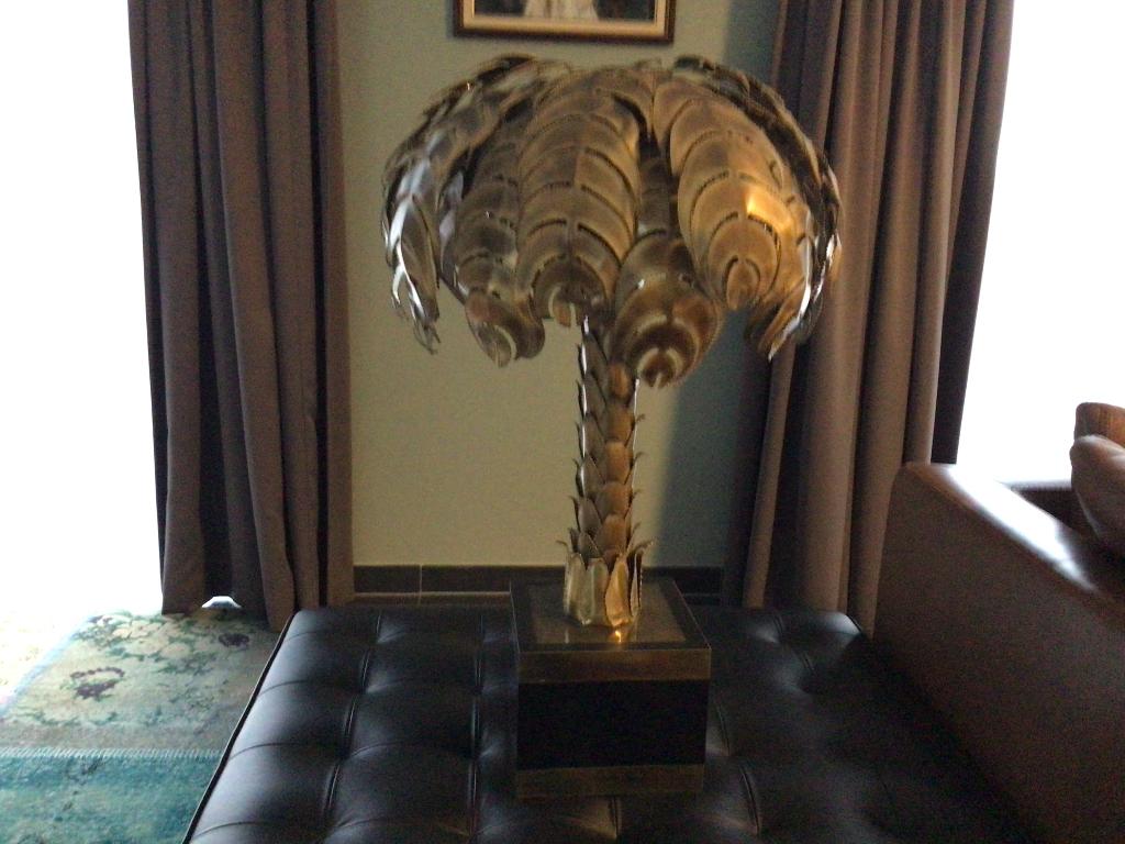 Lampe de palmier Maison Jansen, Enlèvement