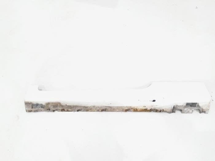Jupe gauche d'un Audi TT, -, 3 mois de garantie, Utilisé, -