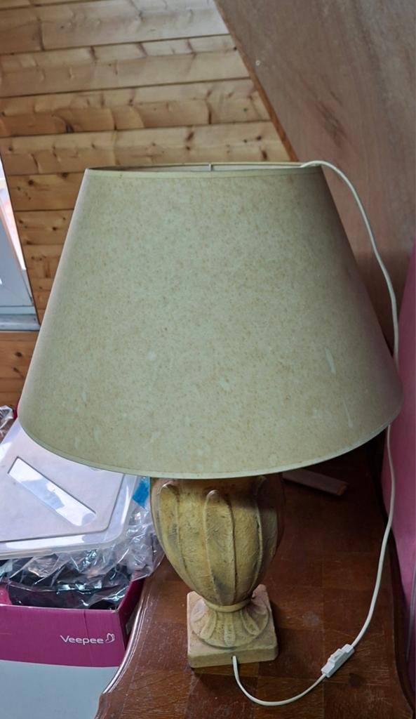 Lampadair in beige kleur, Huis en Inrichting, Ophalen