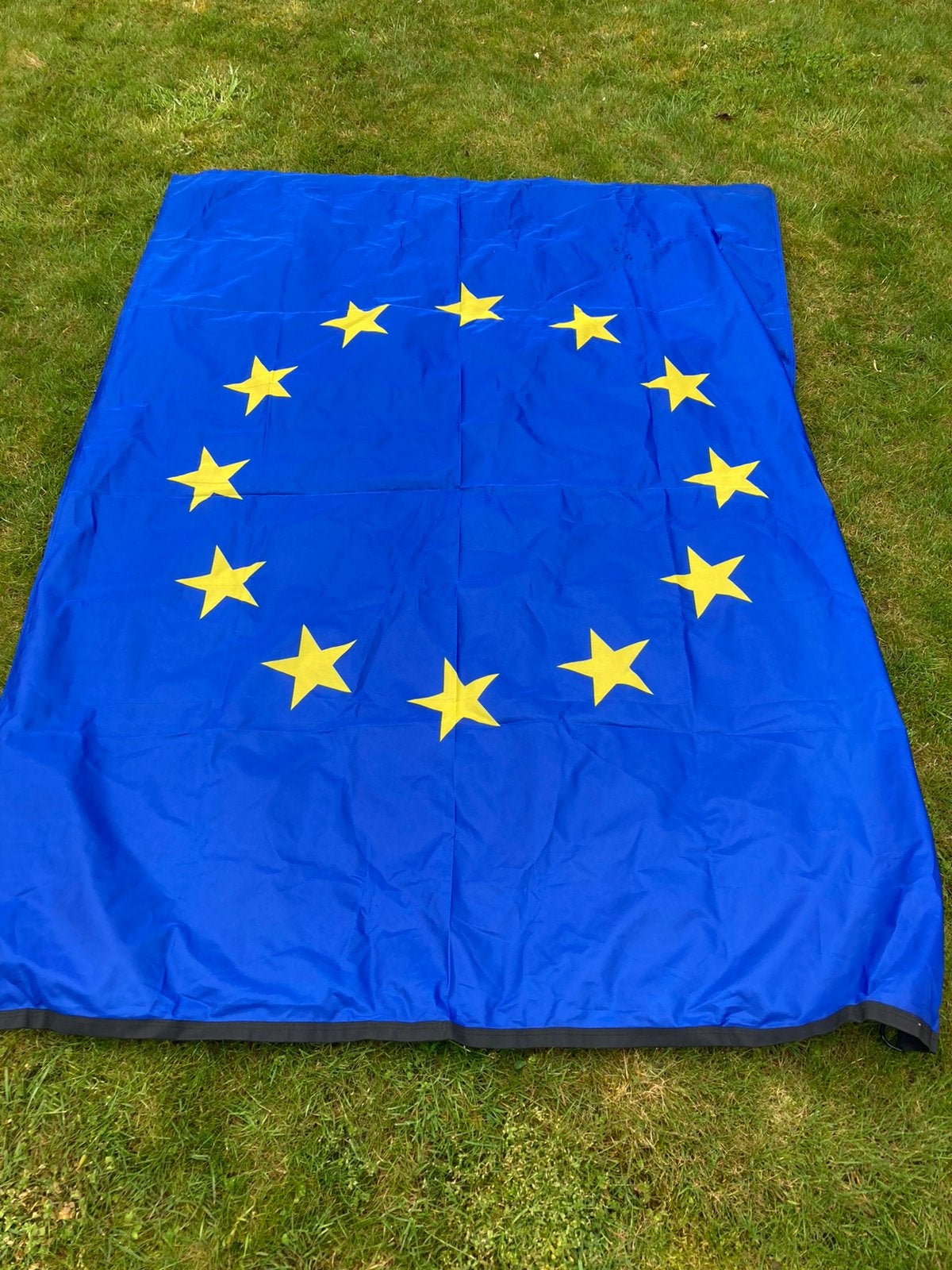 Nieuwe europese  vlag, Ophalen, Nieuw
