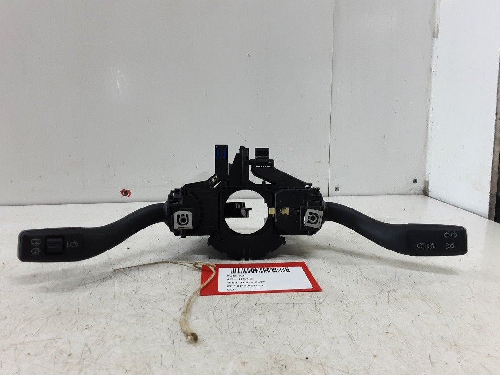 COMMUTATEUR Audi A3 Sportback (8PA) (8PO907137BG), Mevr. I. Hauben, Audi, Utilisé, Rue de l'Espoir 34 34
4030  GRIVEGNÉE, BE
