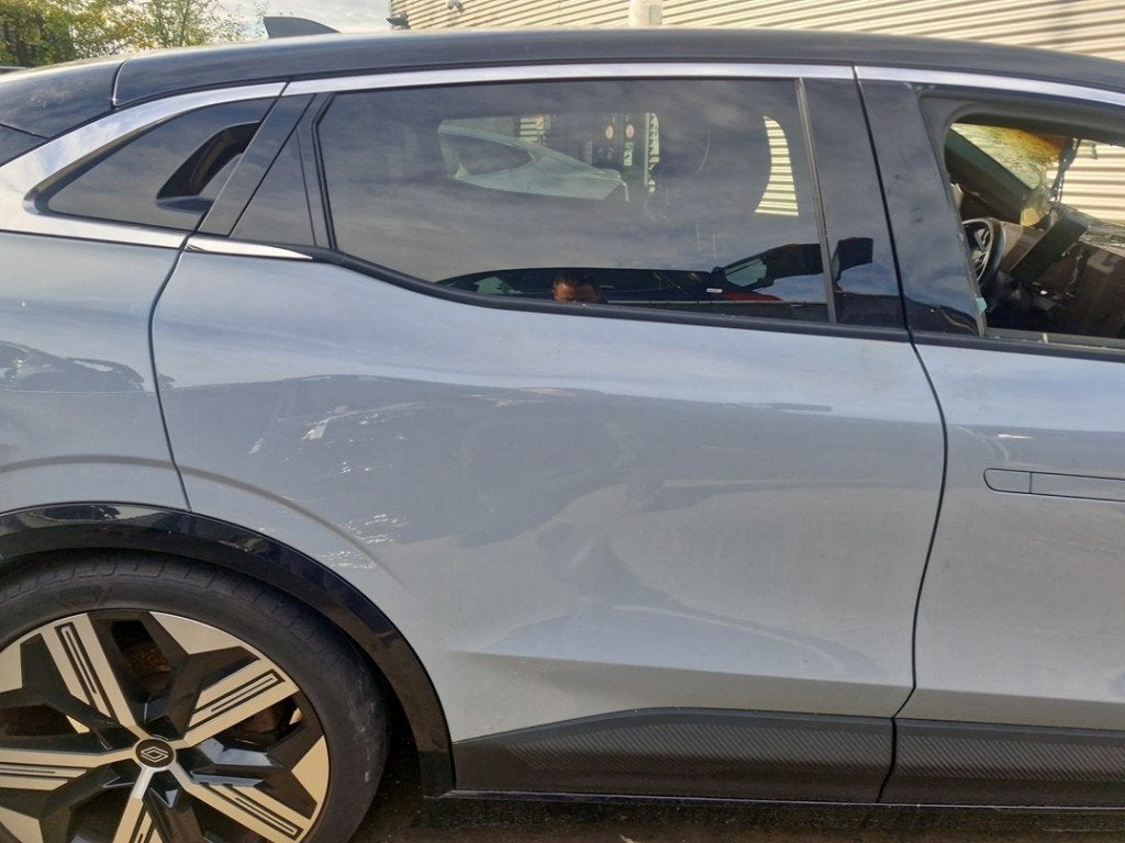 PORTE DROITE ARRIÈRE Renault Megane E-Tech (RCB), Renault, Utilisé, Peter-Huppertz-Straße 5
51063  Köln, DE, Porte