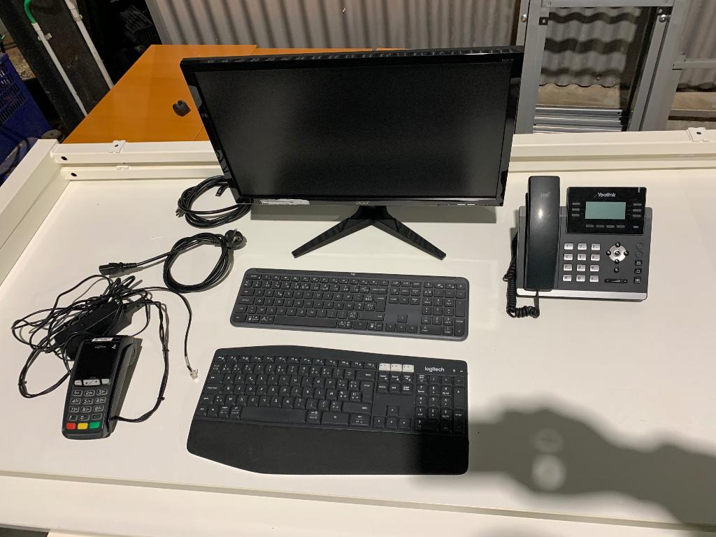 Monitor, toetsenbord , muis en betaalterminal, Ophalen, Azerty, Gebruikt, Logitech