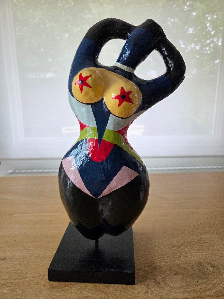 Sculptuur/beeld Nana stijl naar Niki de Saint Phalle, Ophalen