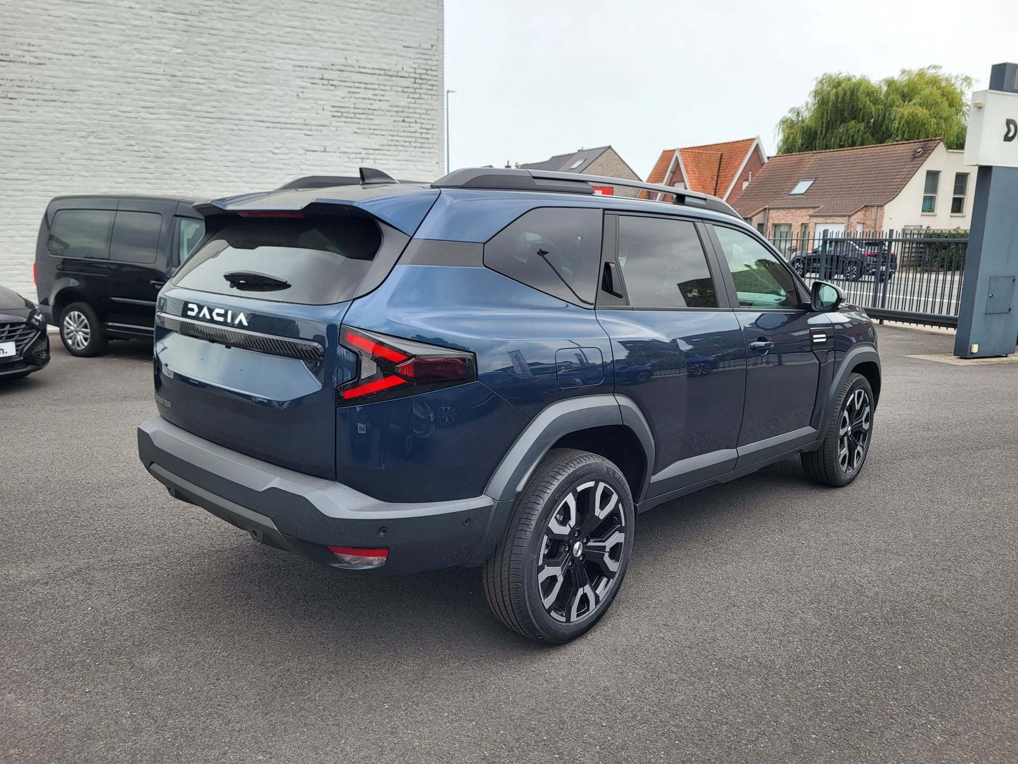 Dacia Bigster JOURNEY TCE140 Indigoblauw, Autos, Neuf, Achat, Noir, 5 portes