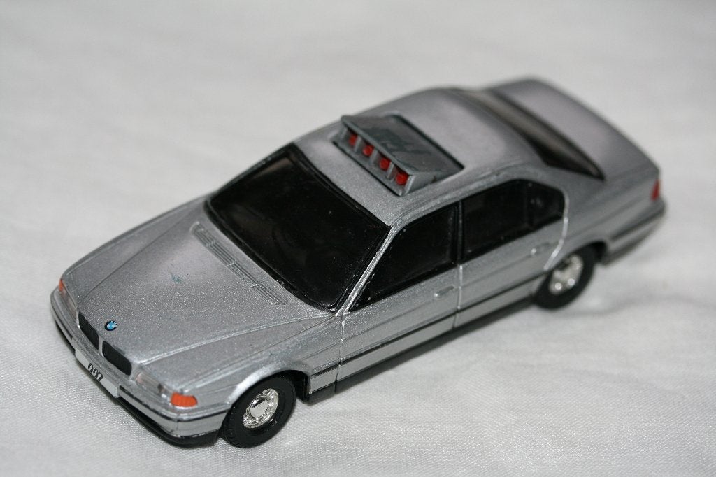 James Bond BMW 750 i Corgi modelauto 1997 1/36, Ophalen of Verzenden, Gebruikt, Auto, Corgi