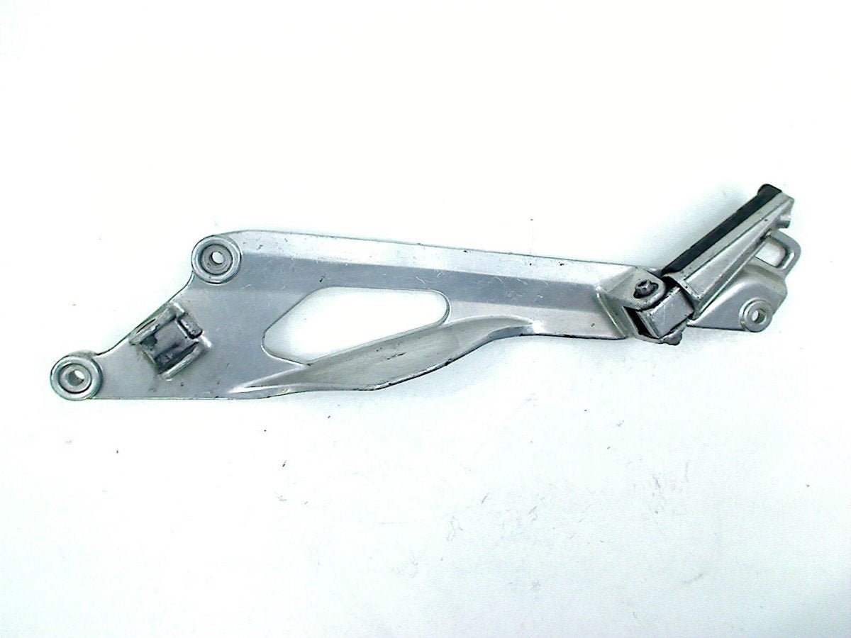 REPOSE PIEDS AVANT GAUCHE Yamaha TDM 900 (5PS-27442-00-00), Dhr. S. di Majo, Utilisé, Info@cama-motorparts.nl, P.J. Troelstraweg 8 8
3144 CX  MAASSLUIS, NL